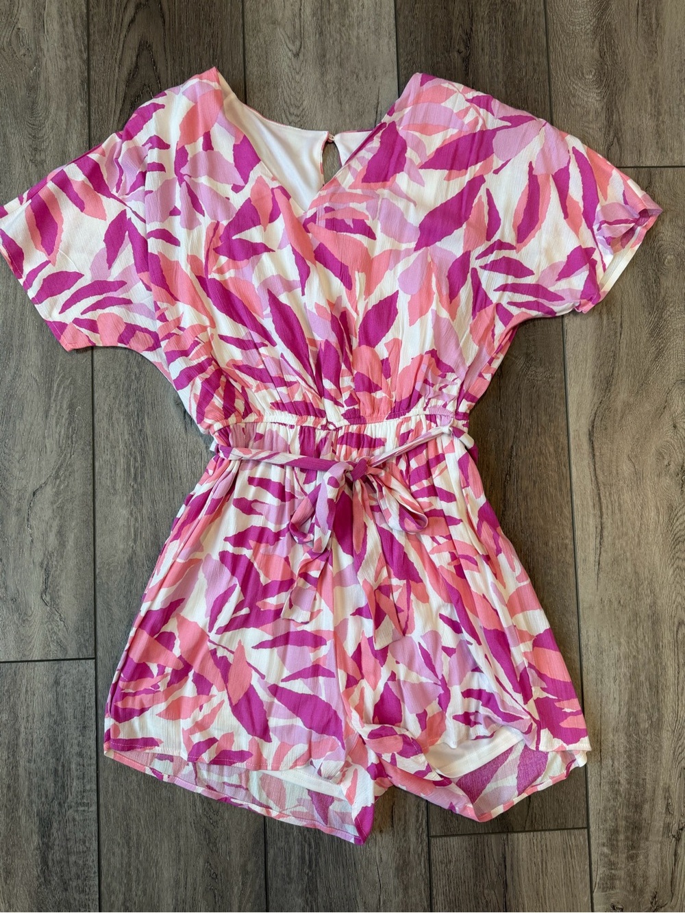 Emily Wonder- Pink Leaf Bohemian Flowy Romper- Vacation Ready (S) NWOT